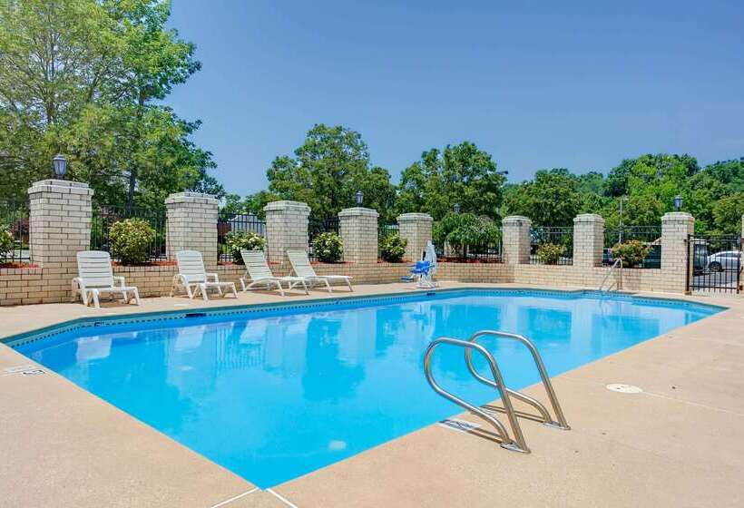 호텔 Days Inn By Wyndham Newport News City Center Oyster Point