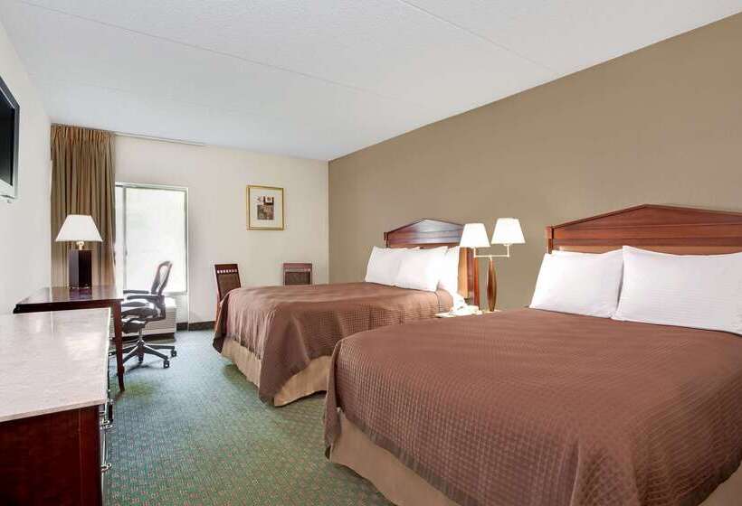 호텔 Days Inn By Wyndham Newport News City Center Oyster Point