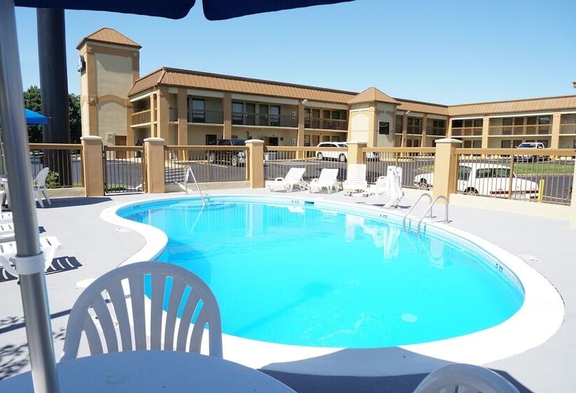 酒店 Days Inn By Wyndham Oak Grove/ft. Campbell