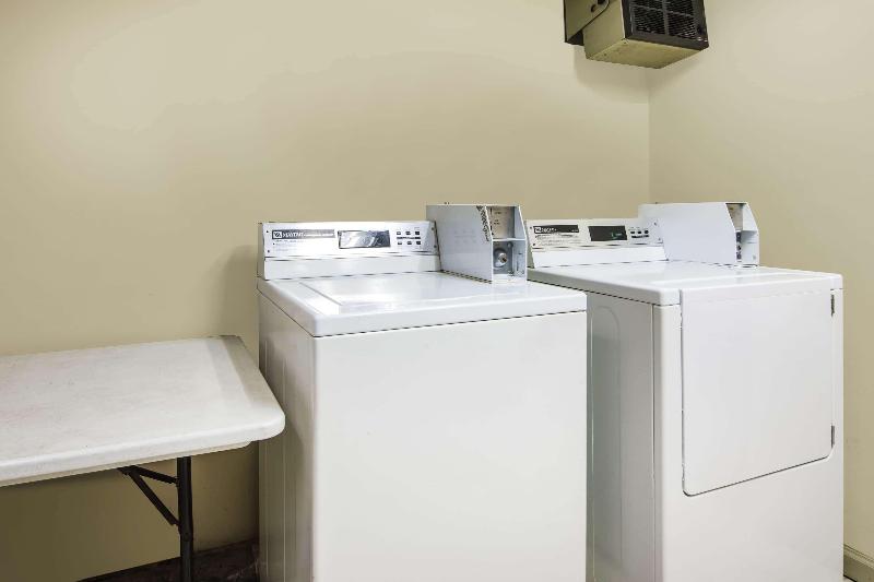 酒店 Days Inn By Wyndham Oak Grove/ft. Campbell