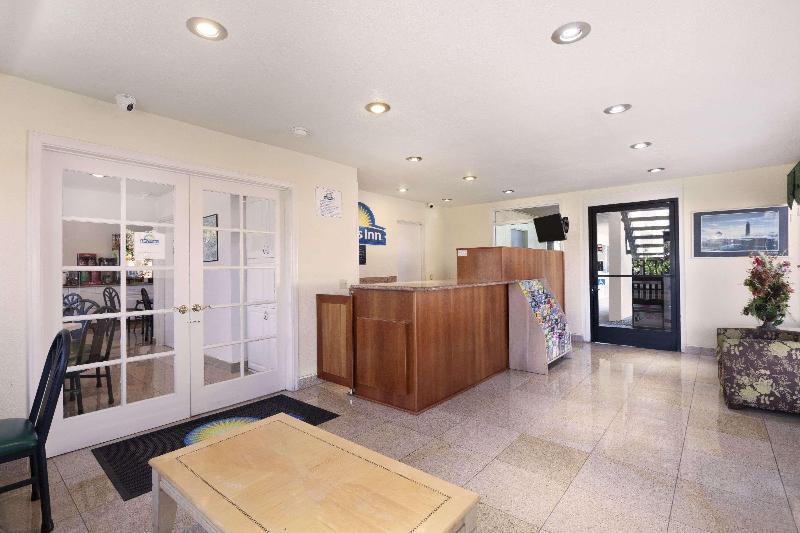 فندق Days Inn By Wyndham Oceanside