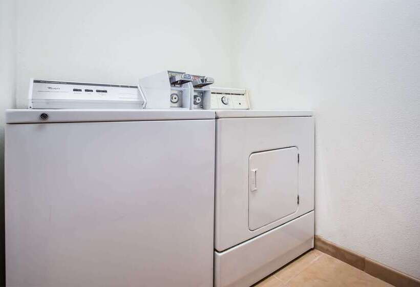 فندق Days Inn By Wyndham Seattle Aurora