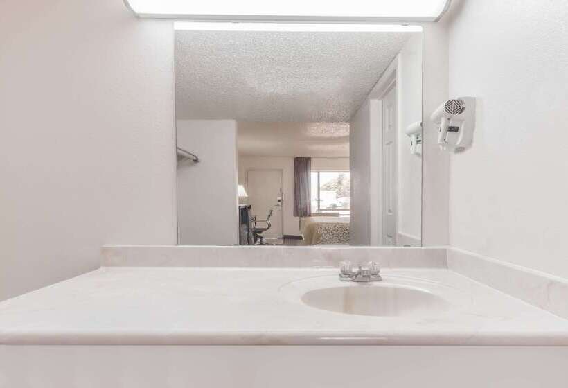 ホテル Days Inn By Wyndham South Fort Worth