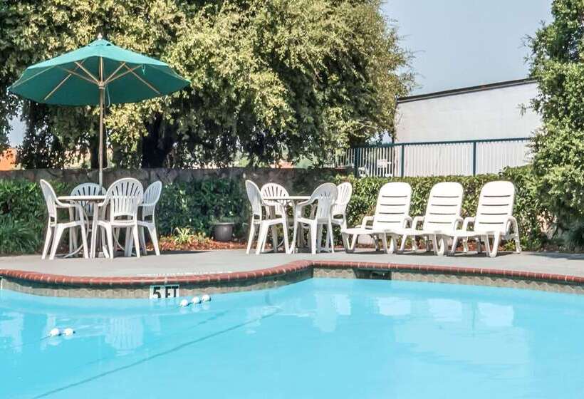 هتل Days Inn By Wyndham South Fort Worth