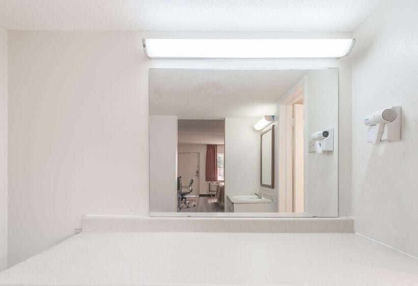 ホテル Days Inn By Wyndham South Fort Worth