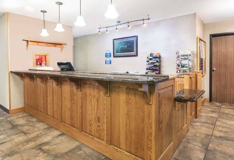هتل Days Inn By Wyndham Spearfish