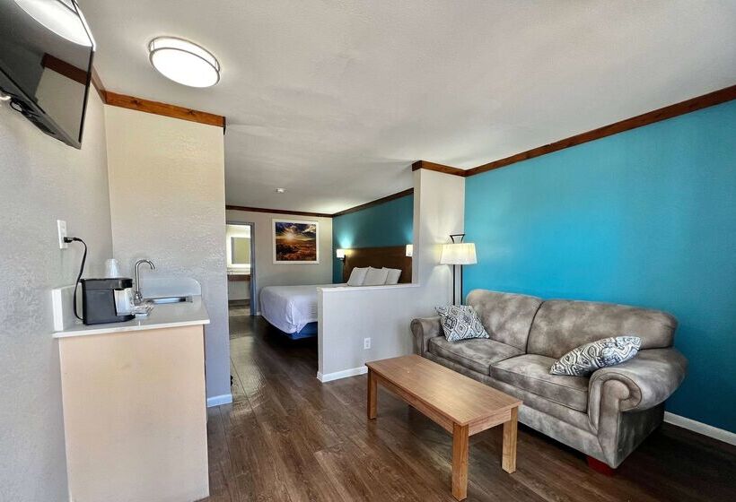 호텔 Days Inn By Wyndham Suites Fredericksburg