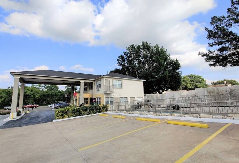 호텔 Days Inn By Wyndham Suites Fredericksburg