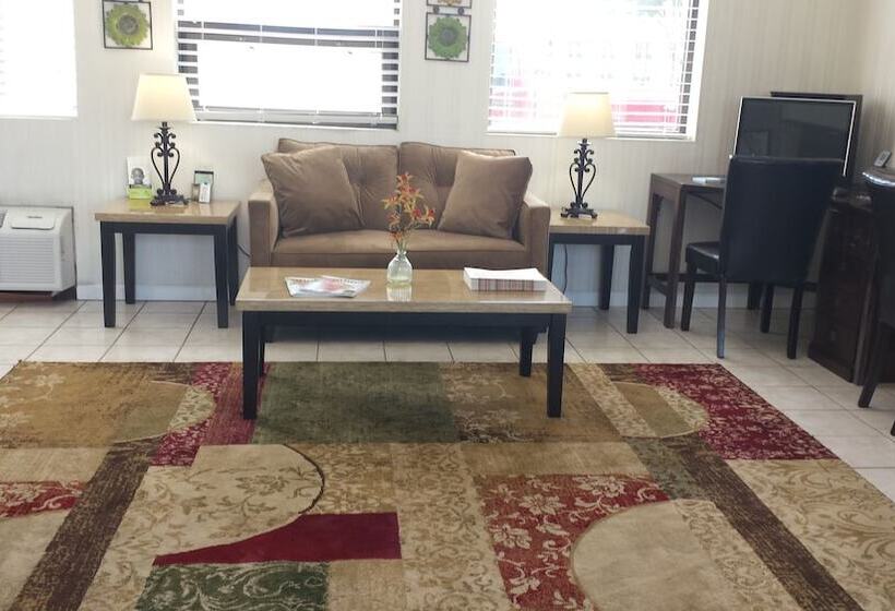 בית מלון כפרי Days Inn By Wyndham Syracuse