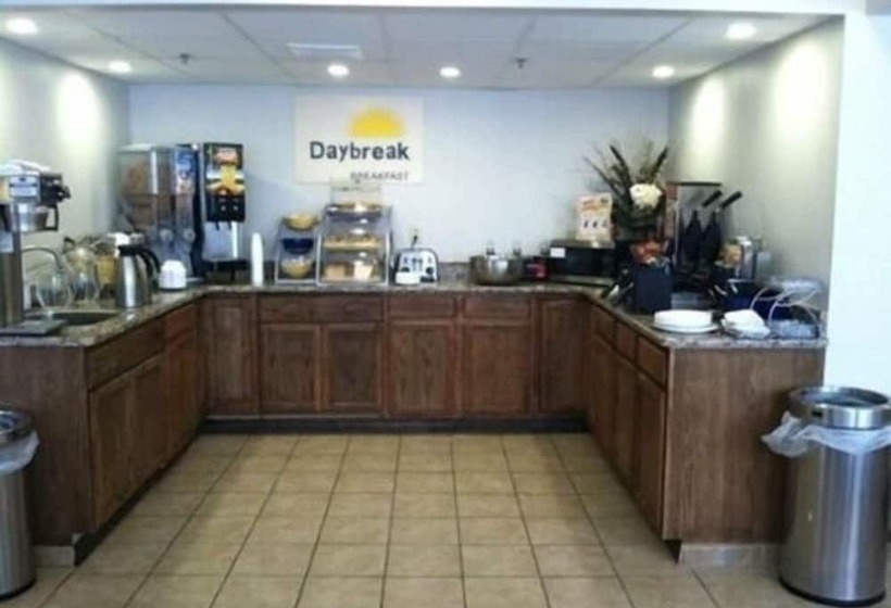 Отель Days Inn By Wyndham Syracuse