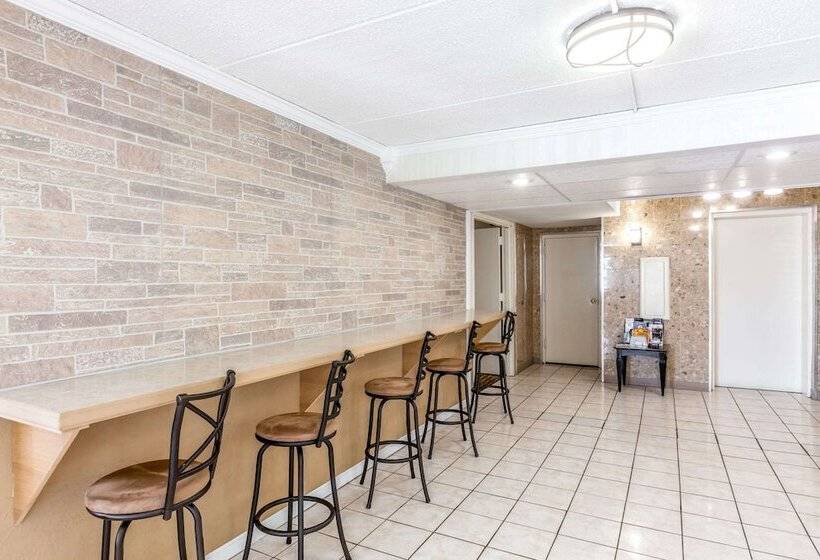 בית מלון כפרי Days Inn By Wyndham Syracuse