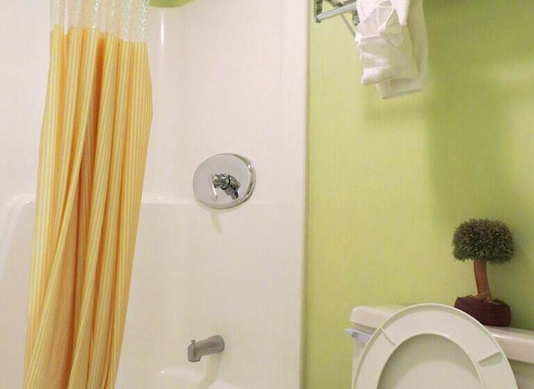 בית מלון כפרי Days Inn By Wyndham Syracuse