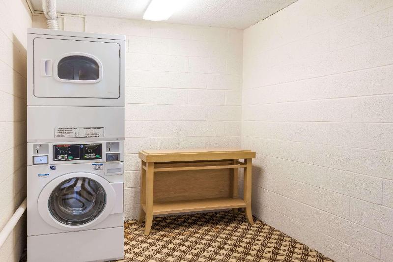 בית מלון כפרי Days Inn By Wyndham Syracuse