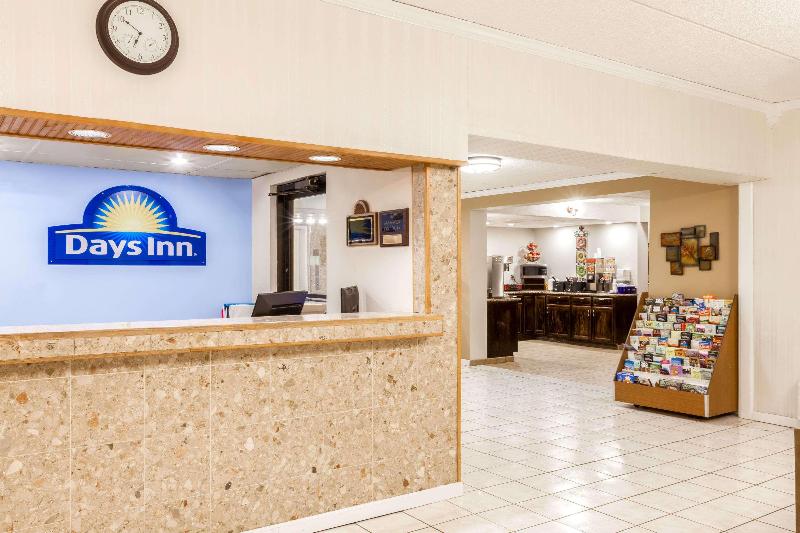 בית מלון כפרי Days Inn By Wyndham Syracuse