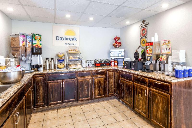 Отель Days Inn By Wyndham Syracuse