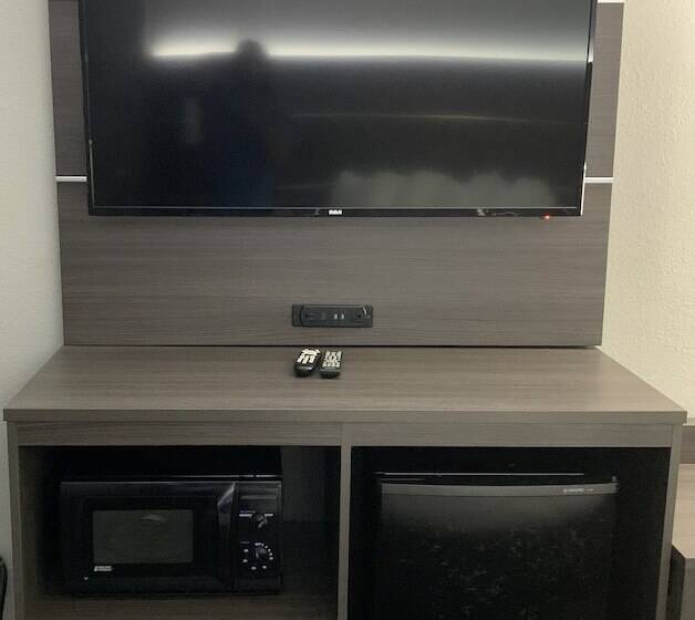 호텔 Days Inn By Wyndham Wagoner