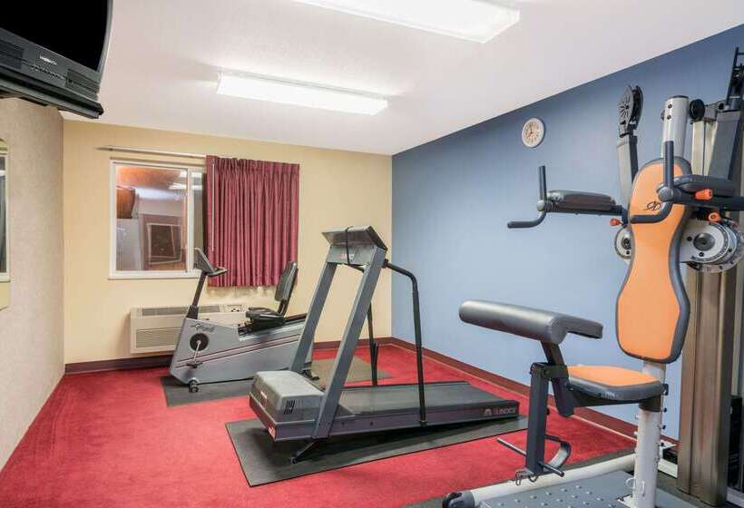 فندق Days Inn By Wyndham Westeau Claire