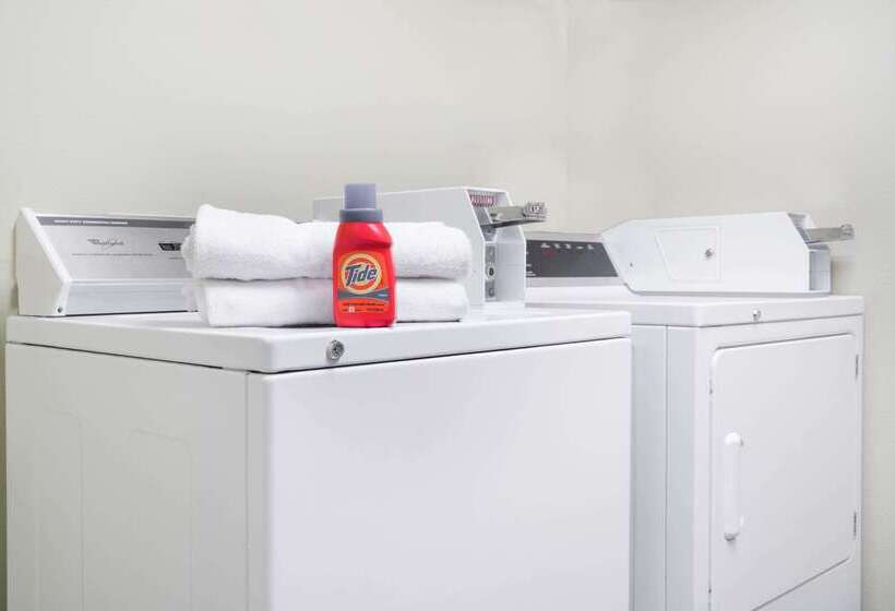 فندق Days Inn By Wyndham Westeau Claire