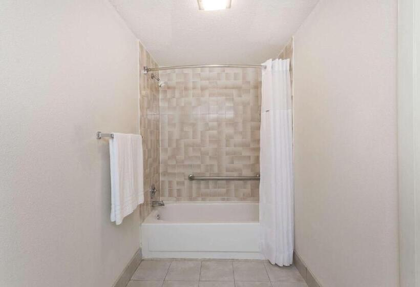 酒店 Days Inn By Wyndham Winston Salem North