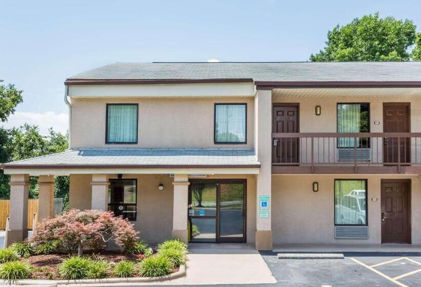 酒店 Days Inn By Wyndham Winston Salem North