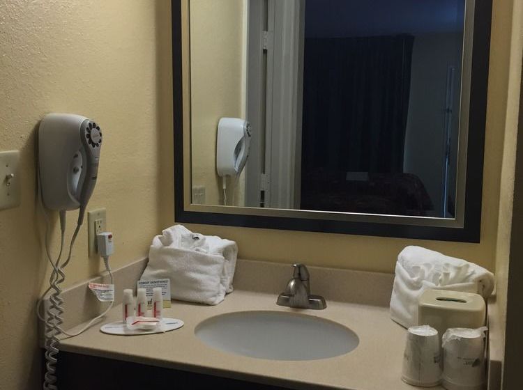 ホテル Days Inn By Wyndham Charleston Historic District