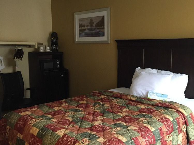 ホテル Days Inn By Wyndham Charleston Historic District