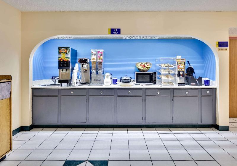 هتل Days Inn & Suites By Wyndham Bentonville