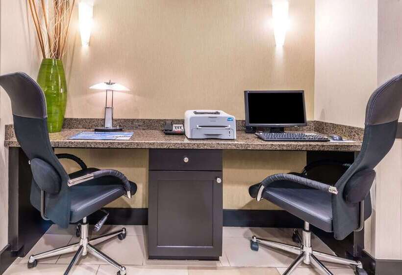 فندق Days Inn & Suites By Wyndham Mineral Wells