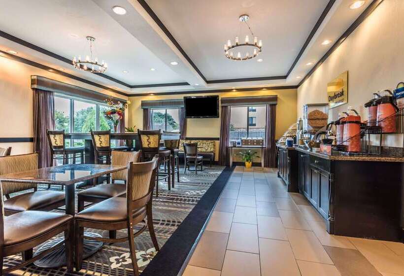 فندق Days Inn & Suites By Wyndham Mineral Wells