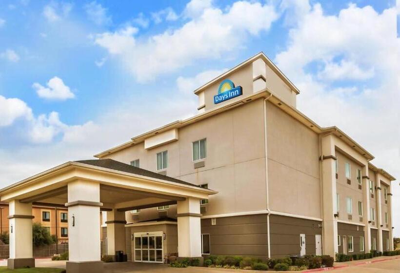 فندق Days Inn & Suites By Wyndham Mineral Wells
