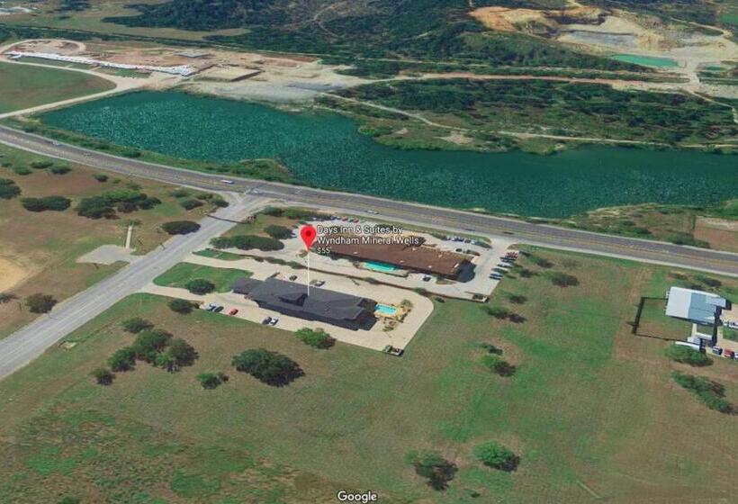 ホテル Days Inn & Suites By Wyndham Mineral Wells