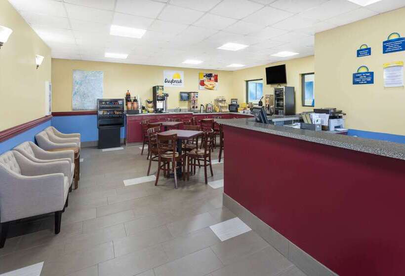 فندق Days Inn & Suites By Wyndham Peachtree Corners Norcross