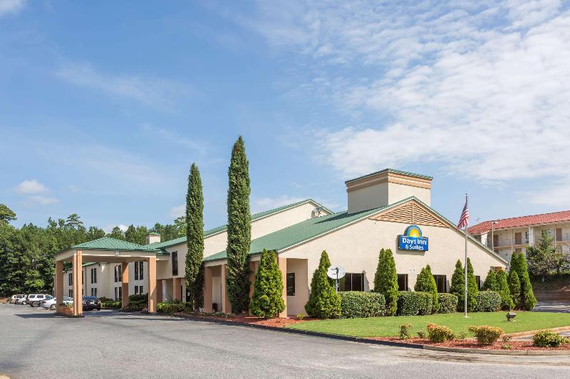 فندق Days Inn & Suites By Wyndham Peachtree Corners Norcross