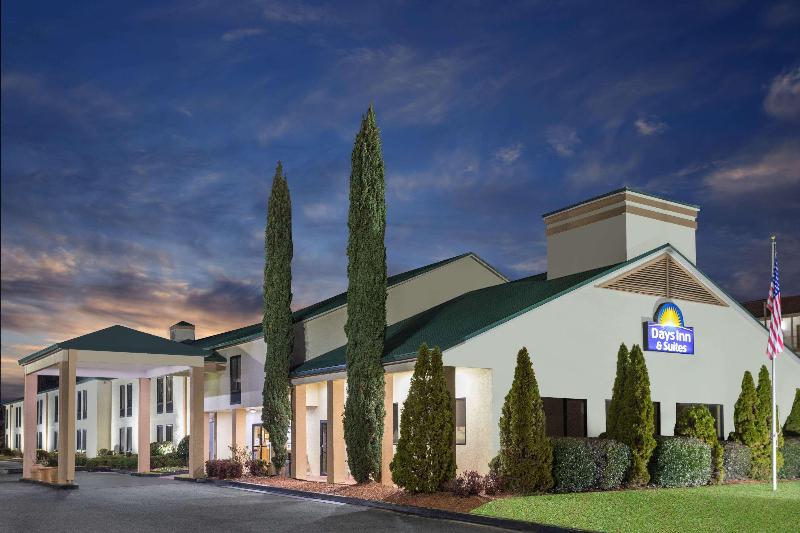 فندق Days Inn & Suites By Wyndham Peachtree Corners Norcross