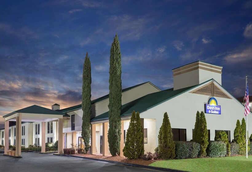 فندق Days Inn & Suites By Wyndham Peachtree Corners Norcross