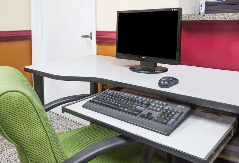 فندق Days Inn & Suites By Wyndham Peachtree Corners Norcross