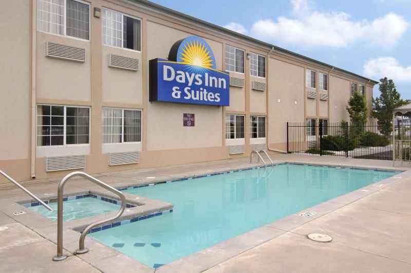 ホテル Days Inn & Suites By Wyndham Wichita