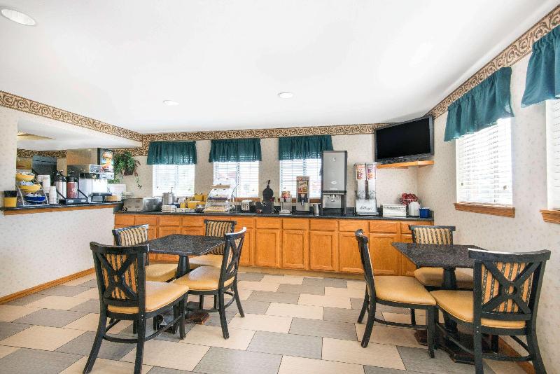 ホテル Days Inn & Suites By Wyndham Wichita