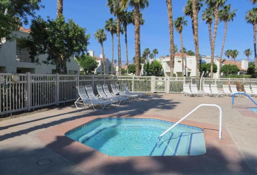 ホテル Desert Breezes Resort