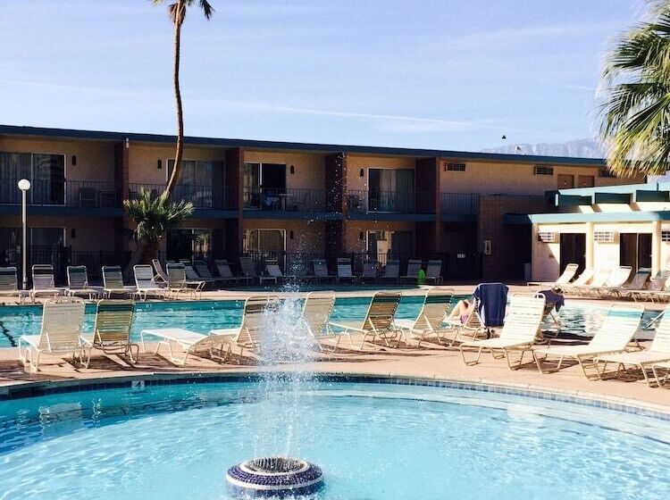 ホテル Desert Hot Springs Spa