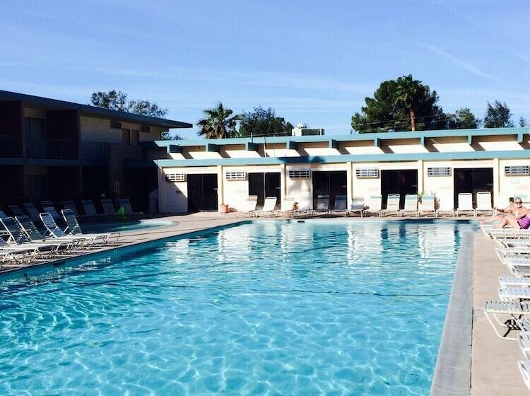 ホテル Desert Hot Springs Spa