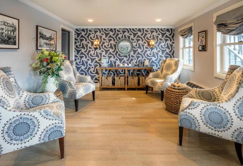 فندق Dockside Inn