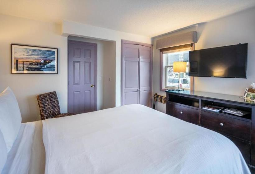 فندق Dockside Inn