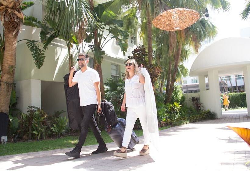 Dorchester Hotel & Suites