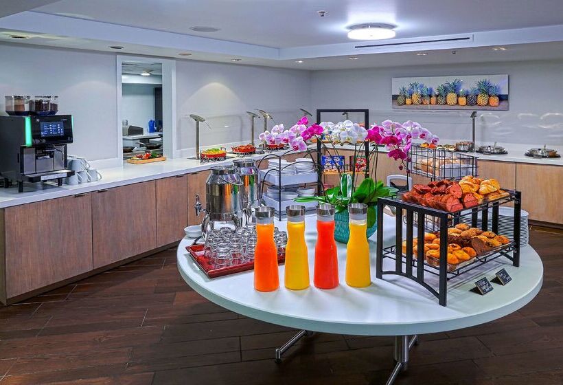 Doubletree By Hilton Hotel Alana   Waikiki Beach