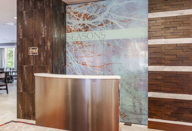 فندق Doubletree By Hilton Atlanta Airport