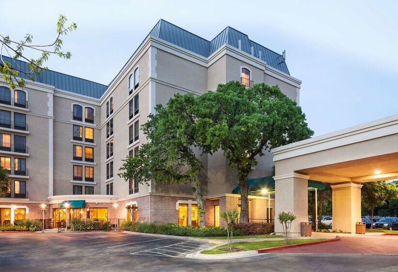 Отель Doubletree By Hilton Austin University Area