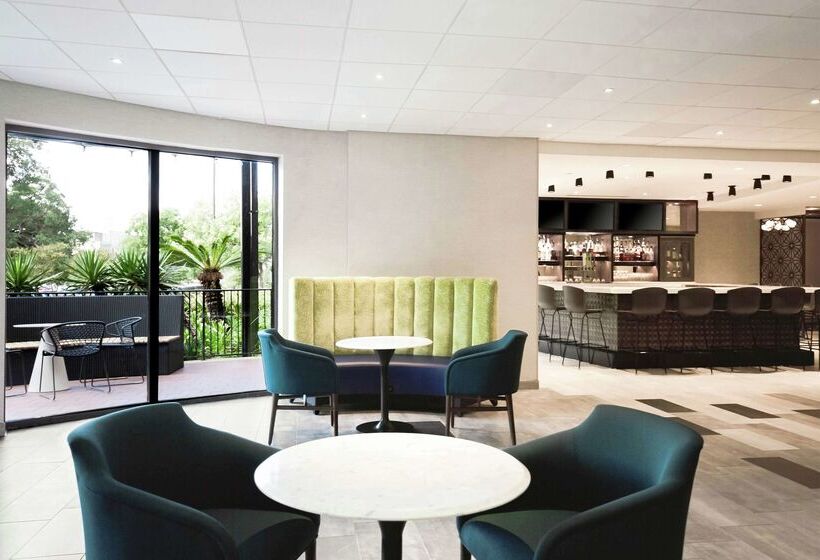 Hotel Doubletree By Hilton Austin University Area