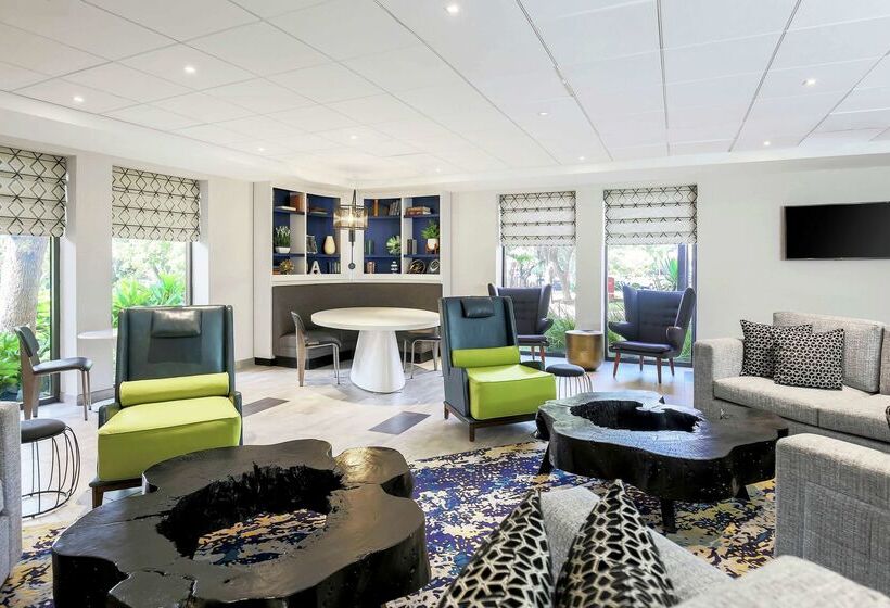 Отель Doubletree By Hilton Austin University Area