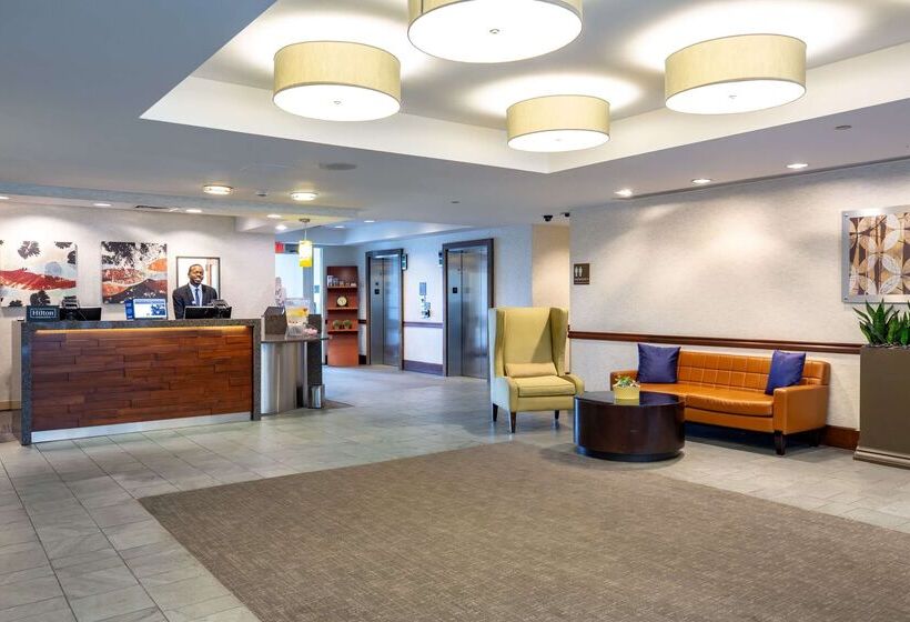 Doubletree By Hilton Hotel Boston Bayside